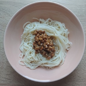 簡単でごめんなさい！納豆と梅のまぜまぜそうめん☆